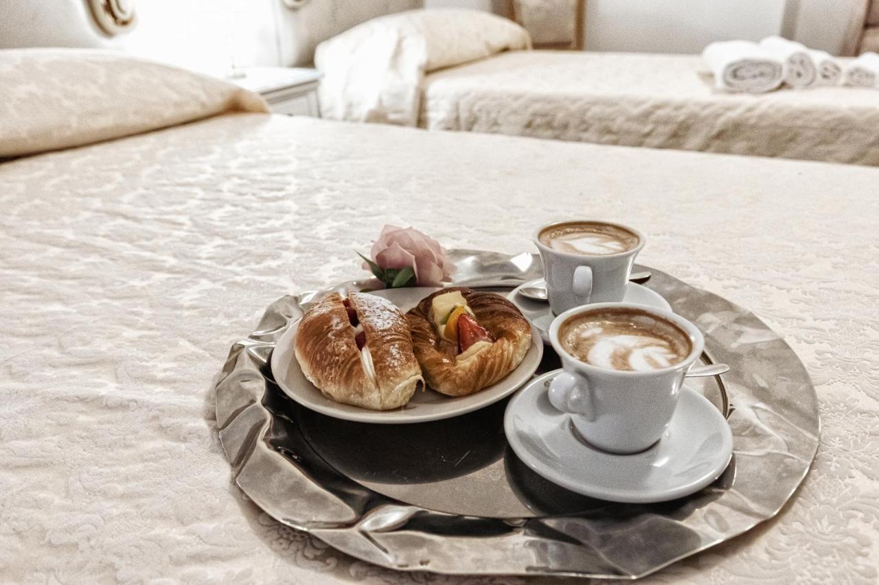 Sinfonia 23 Hotel Равена Екстериор снимка